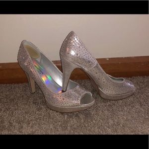 Beautiful prom shoes